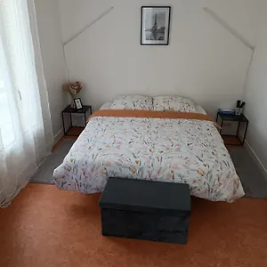 Privee A Arcueil - , Cachan France